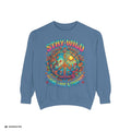 Stay Wild Peace Sign Sweatshirt – Retro Hippie Crewneck | musikworlds Artist Collection – AI GENERATED / KI-GENERIERT